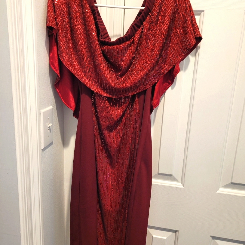 Grave Karin Evening gown size XL never worn